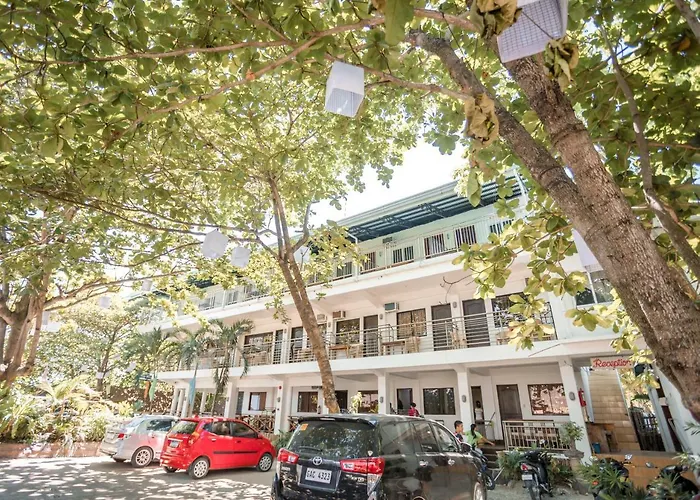 Hk And Restaurant Resort